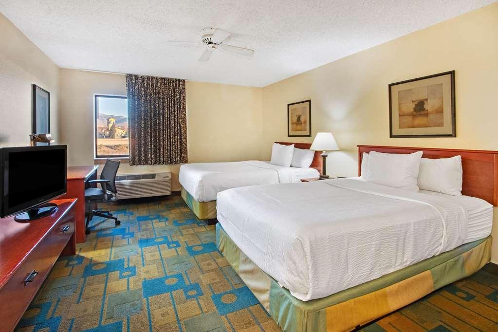 La Quinta By Wyndham Albuquerque Journal Ctr Nw Otel Oda fotoğraf